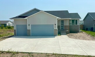 5432 N Saint Paul Ct, Wichita, KS 67204