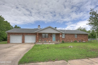 610 N Madison St, Webb City, MO 64870