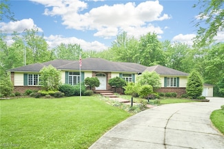 2864 Sourek Rd, Akron, OH 44333