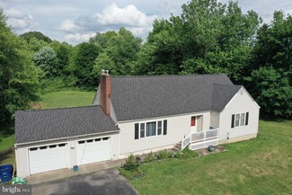 2192 Hedding Rd, Columbus, NJ 08022