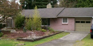 562 N 167th St, Shoreline, WA 98133