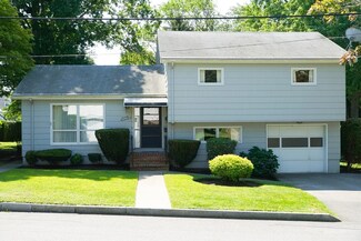 70 Fairmount St, New Bedford, MA 02740