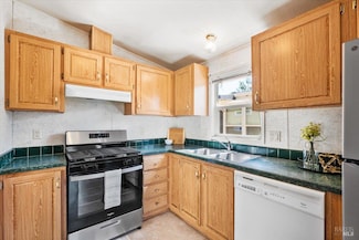 3309 Santa Rosa Ave Unit 17, Santa Rosa, CA 95407