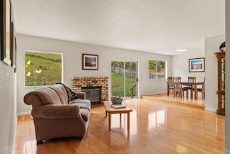 3097 Messinger Dr, Marina, CA 93933
