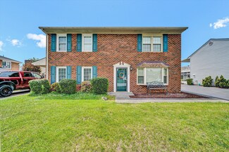 1308 Parkdale Manor Dr, Salem, VA 24153