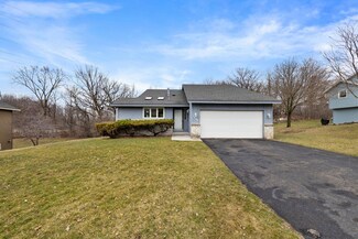 1683 Woodgate Ln, Saint Paul, MN 55122