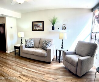 366 S La Canada Dr Unit B, Green Valley, AZ 85614