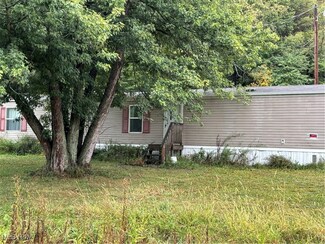 4091 Schumacher Hollow Rd SE, New Philadelphia, OH 44663