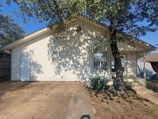 752 Pecan Ln, Cottonwood Shores, TX 78657