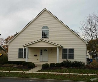 224 W Whitley St, Churubusco, IN 46723