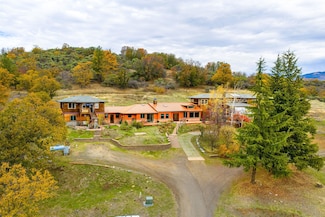 2026 Ashland Mine Rd, Ashland, OR 97520