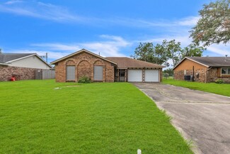 4406 A Bar Dr, Santa Fe, TX 77510