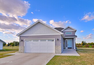 718 Riverwood Dr, Mayville, ND 58257