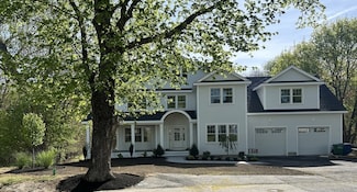 41 Winter St, Reading, MA 01867