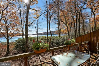 97 Warbler Ct Unit 97, Lake Harmony, PA 18624