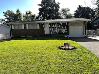 10233 Viscount Dr, Saint Louis, MO 63136