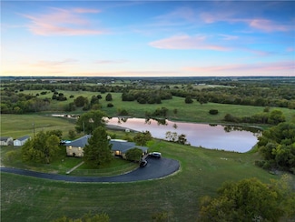 2522 S Robinson Dr, Robinson, TX 76706