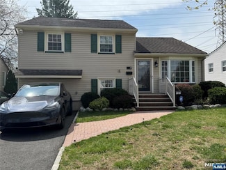 23 Donna Ct, Nutley, NJ 07110
