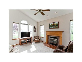 304 Maxwell Ct SW, Shellsburg, IA 52332