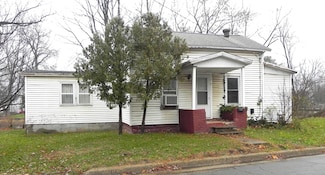 518 River St, Three Rivers, MI 49093