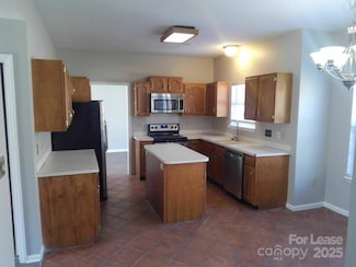 7334 Reynard Ln, Charlotte, NC 28215