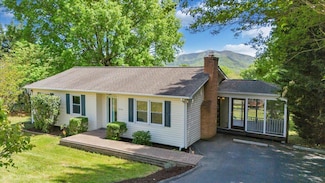 2724 Fletcher St, Salem, VA 24153