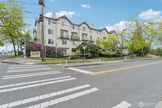 903 N 130th St Unit 113, Seattle, WA 98133