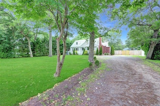 347 Clay Pitts Rd, East Northport, NY 11731