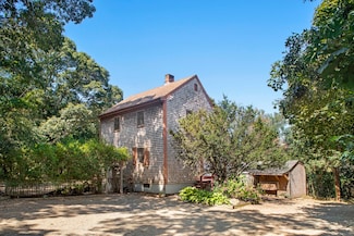 195 County Rd, Oak Bluffs, MA 02557