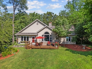 W376S4867 E Pretty Lake Rd, Dousman, WI 53118