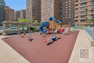 385 Grand St Unit L502, New York, NY 10002