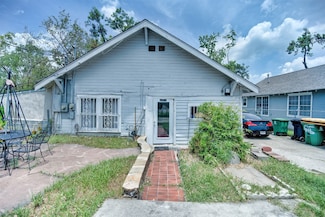 615 Mcintosh St, Houston, TX 77009