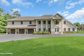 2 Saratoga Dr, Colts Neck, NJ 07722