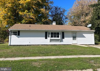 121 N Governors Blvd, Dover, DE 19901