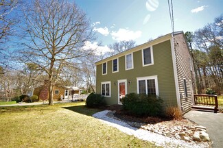 12 Hunters Ridge Rd, Sagamore Beach, MA 02562