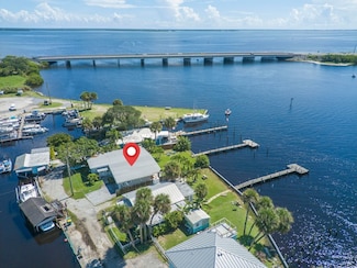 3957 Canal Dr, Sebastian, FL 32976