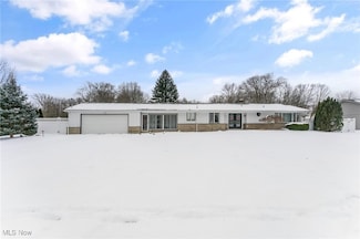 1151 Palmetto Dr SE, Hubbard, OH 44425