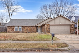 2308 W Edgewater St, Broken Arrow, OK 74012