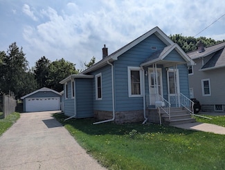 1029 Ceape Ave, Oshkosh, WI 54901
