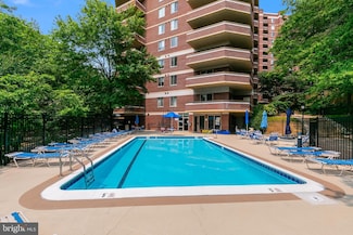1276 N Wayne St Unit 300, Arlington, VA 22201