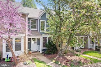 1568 Poplar Grove Dr, Reston, VA 20194