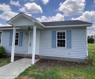 119 Simmental Ln, Richlands, NC 28574