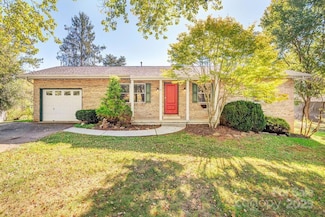 9 Guinevere Ct, Asheville, NC 28806