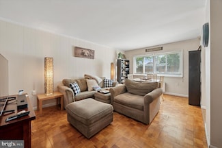 650 Brooke Rd Unit B10, Glenside, PA 19038