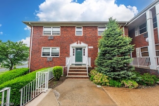 197 N Beverwyck Rd Unit 1, Lake Hiawatha, NJ 07034