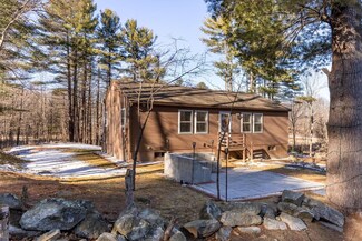 2 Sunnyside Dr, Durham, NH 03824