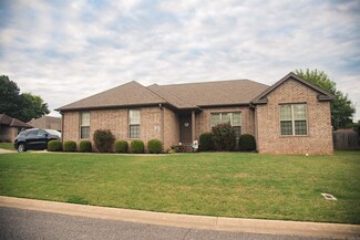 1514 Palm Springs Dr, Searcy, AR 72143