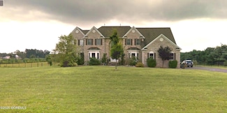 3 Yellow Meetinghouse Rd, Millstone Township, NJ 08510