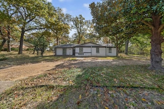 1620 Woodland St, Canton, TX 75103