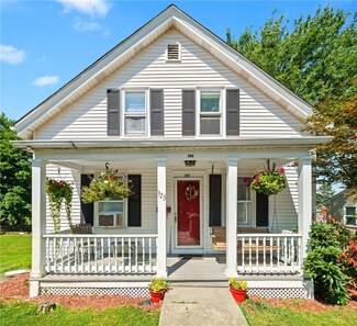 323 Maple St, Woonsocket, RI 02895